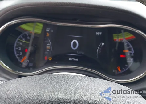 2018 Jeep Grand Cherokee High Altitude 4X2 z USA, uszkodzony, nr VIN 1C4RJECG2JC247188